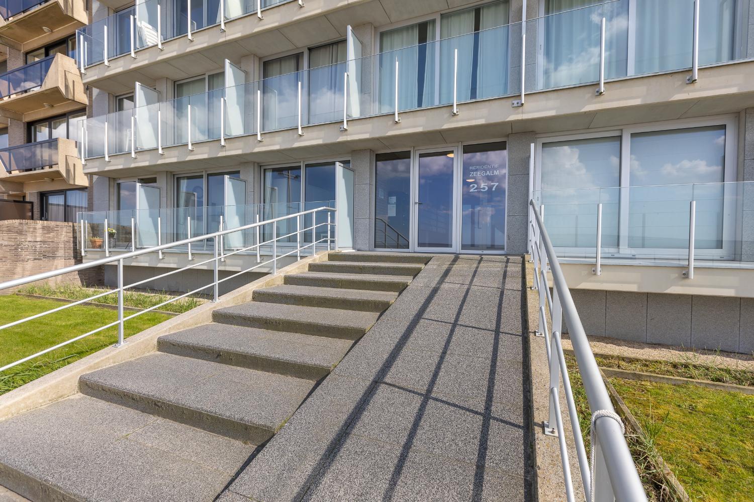 Studio Met Frontaal Zeezicht Middelkerke Eksteriør bilde